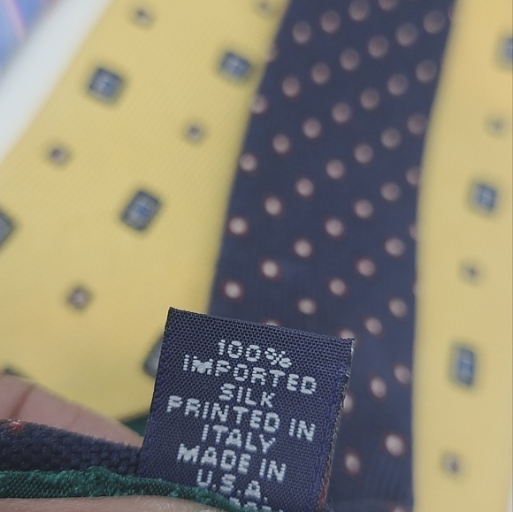 Tommy Hilfiger | Men's Lot of Two Mixed Print Silk Vintage Neckties - Picture 8 of 13